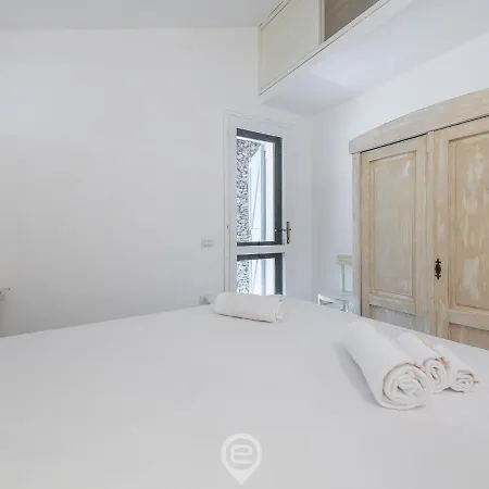 Flora By Estay